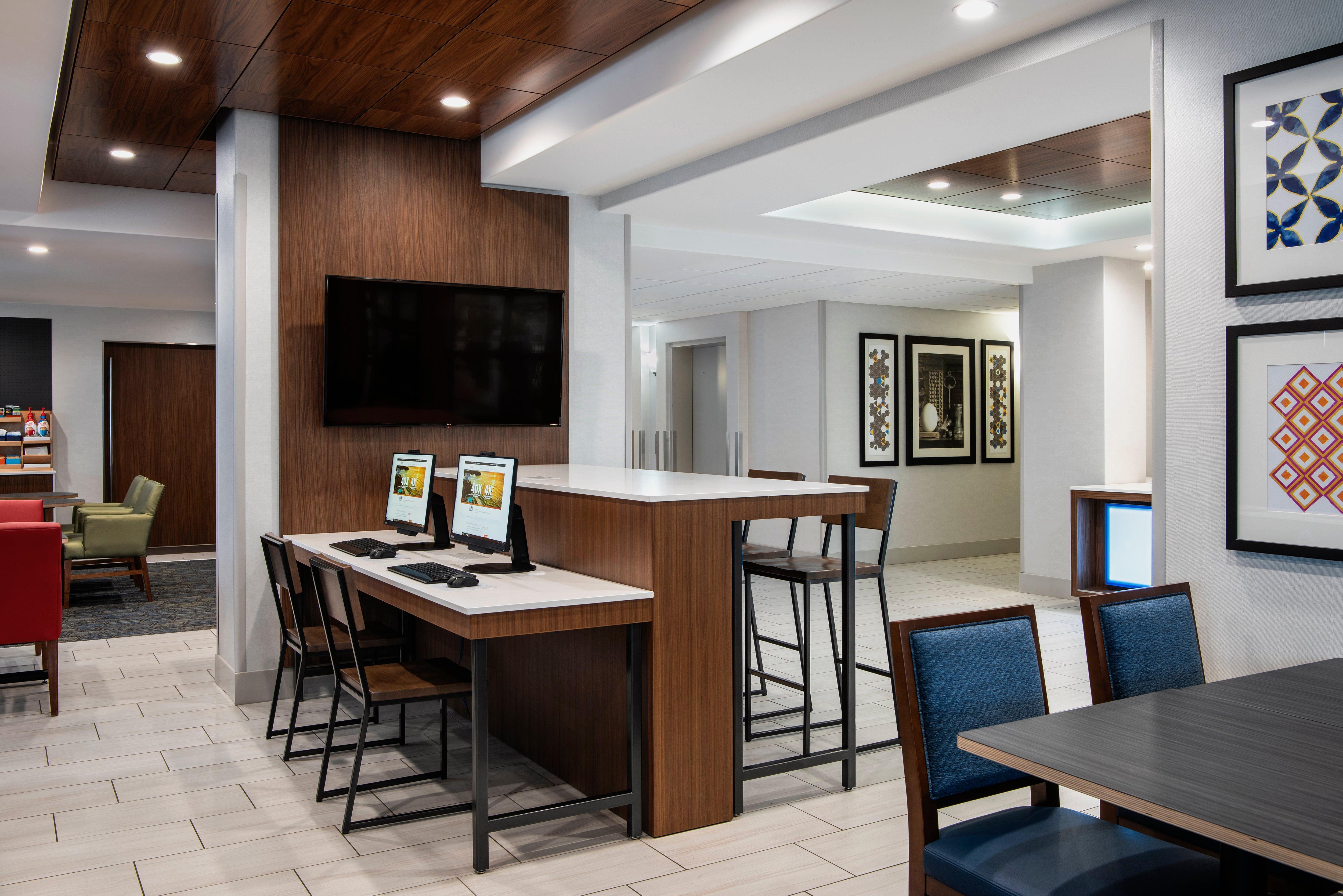Holiday Inn Express Hotel & Suites Saskatoon By Ihg מראה חיצוני תמונה