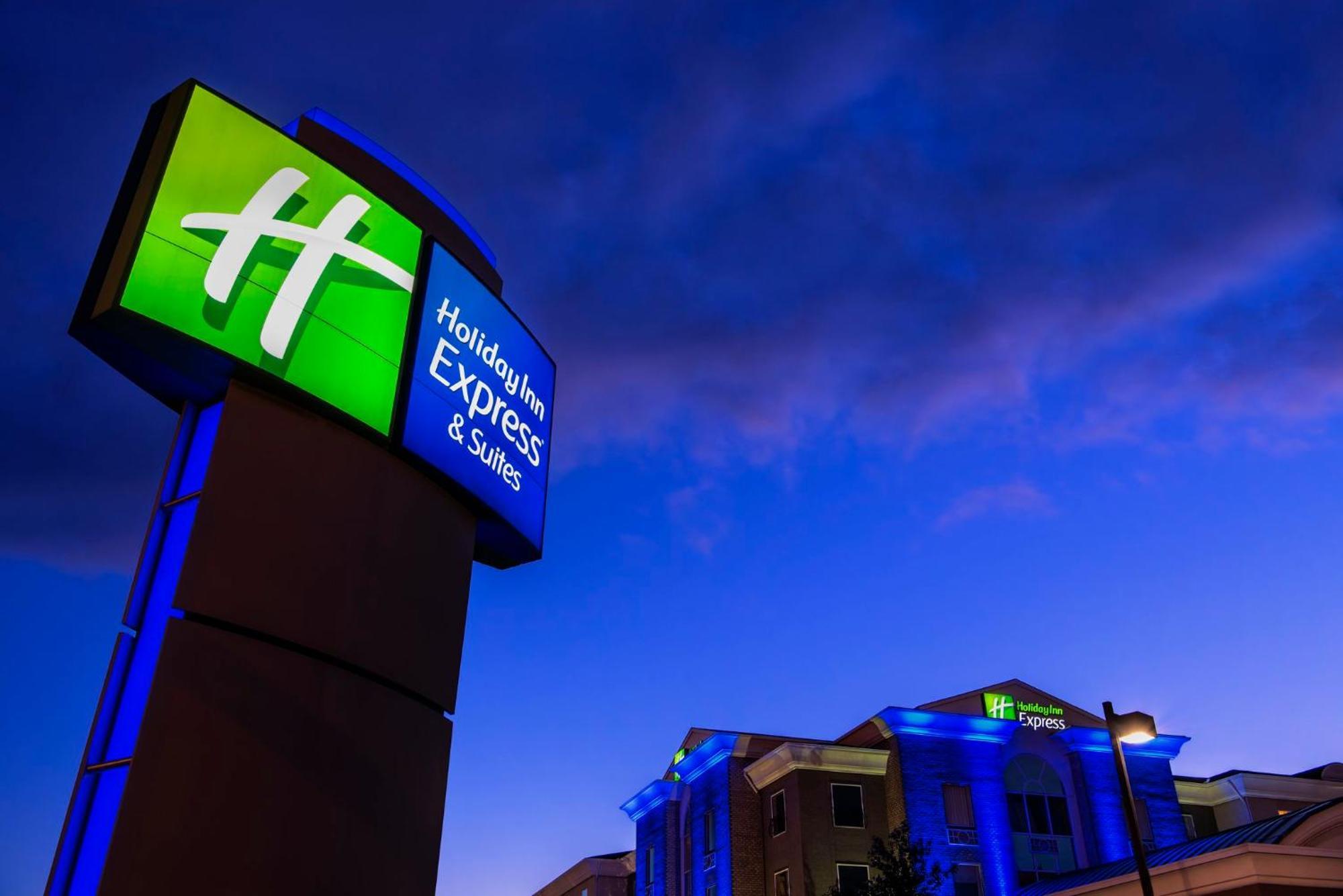 Holiday Inn Express Hotel & Suites Saskatoon By Ihg מראה חיצוני תמונה
